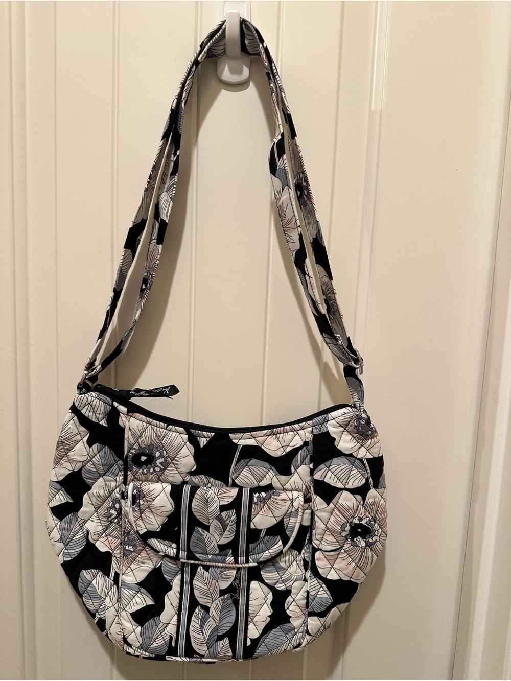 GUC Vera Bradley Camellia Floral Clara Crossbody